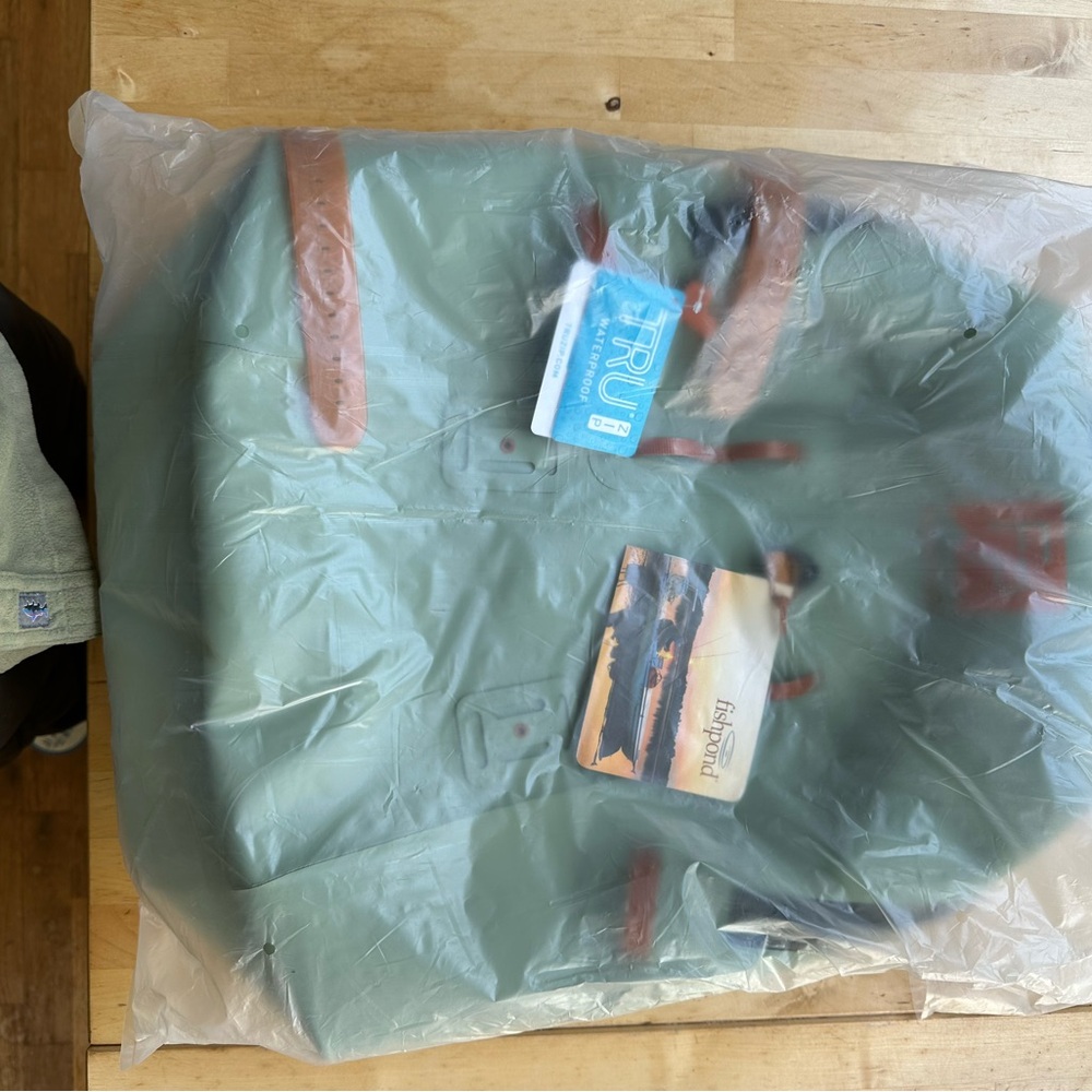 NWT Fishpond Thunderhead Submersible Backpack Drybag Fishing Boating - Picture 3 of 4